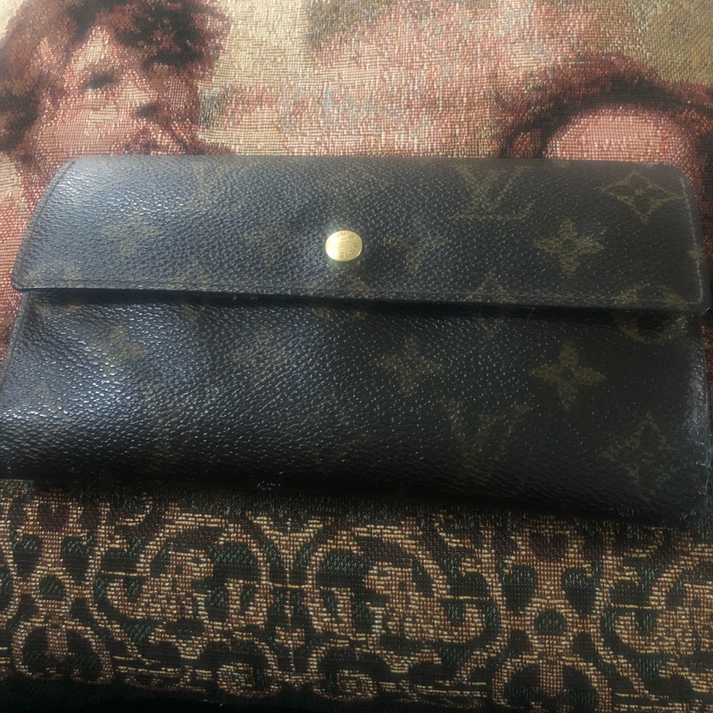 Authentic LV wallet